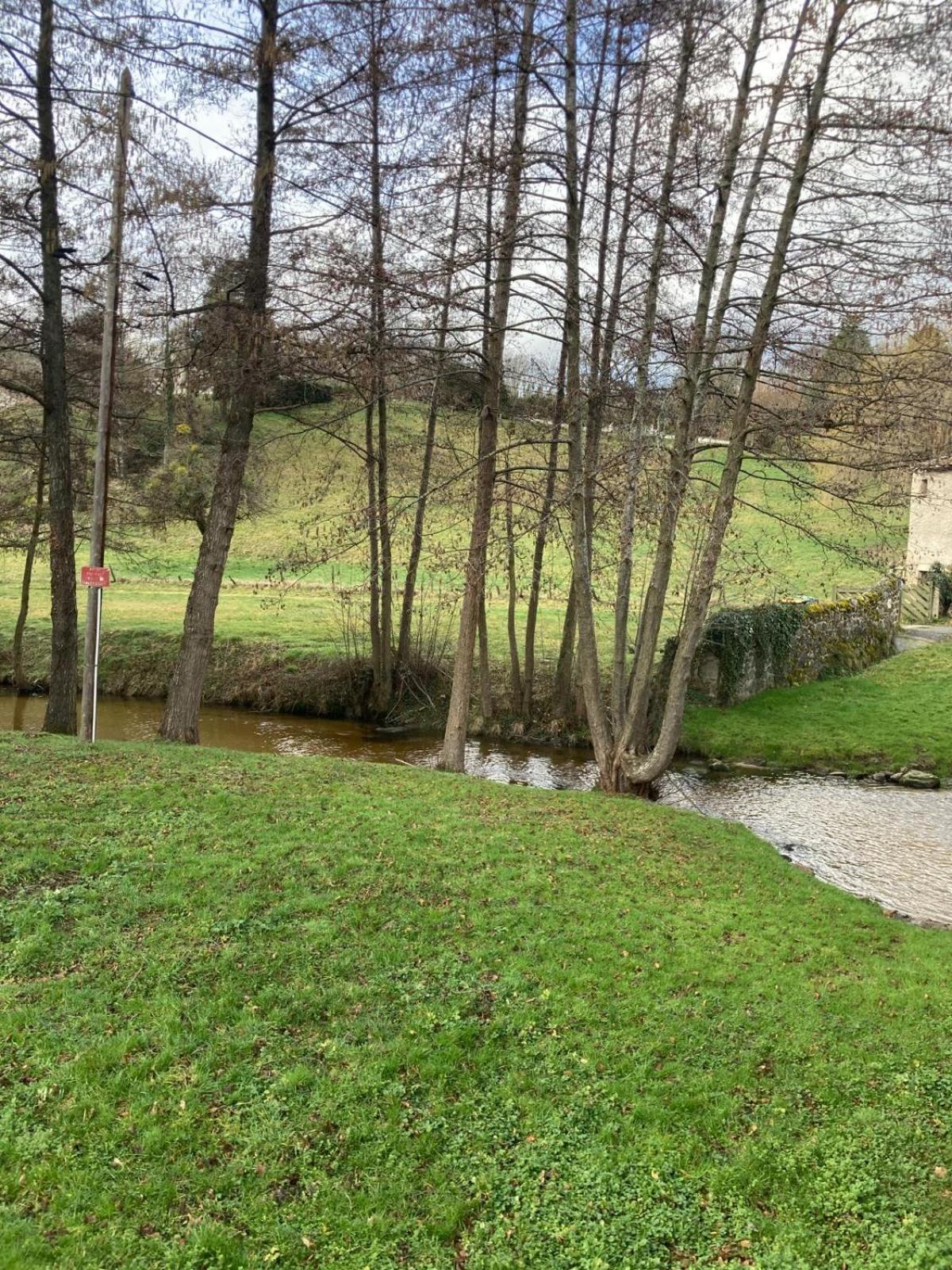Jolie Maison De Campagne, Compostelle Soleymieux Exterior photo